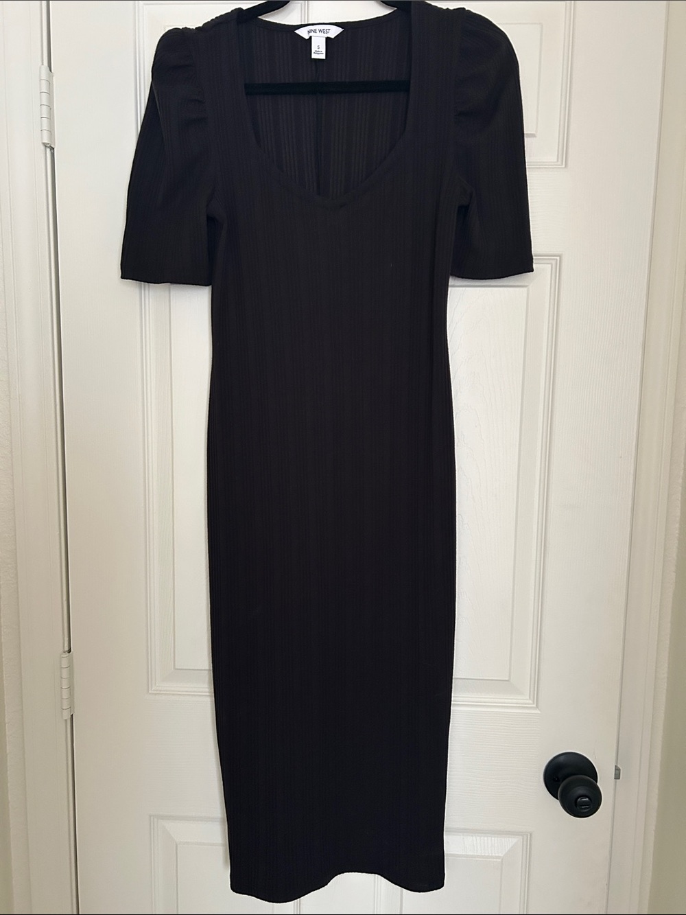 Nine West Black Ribbed Scoop Midi Dress with Puff Sleeves